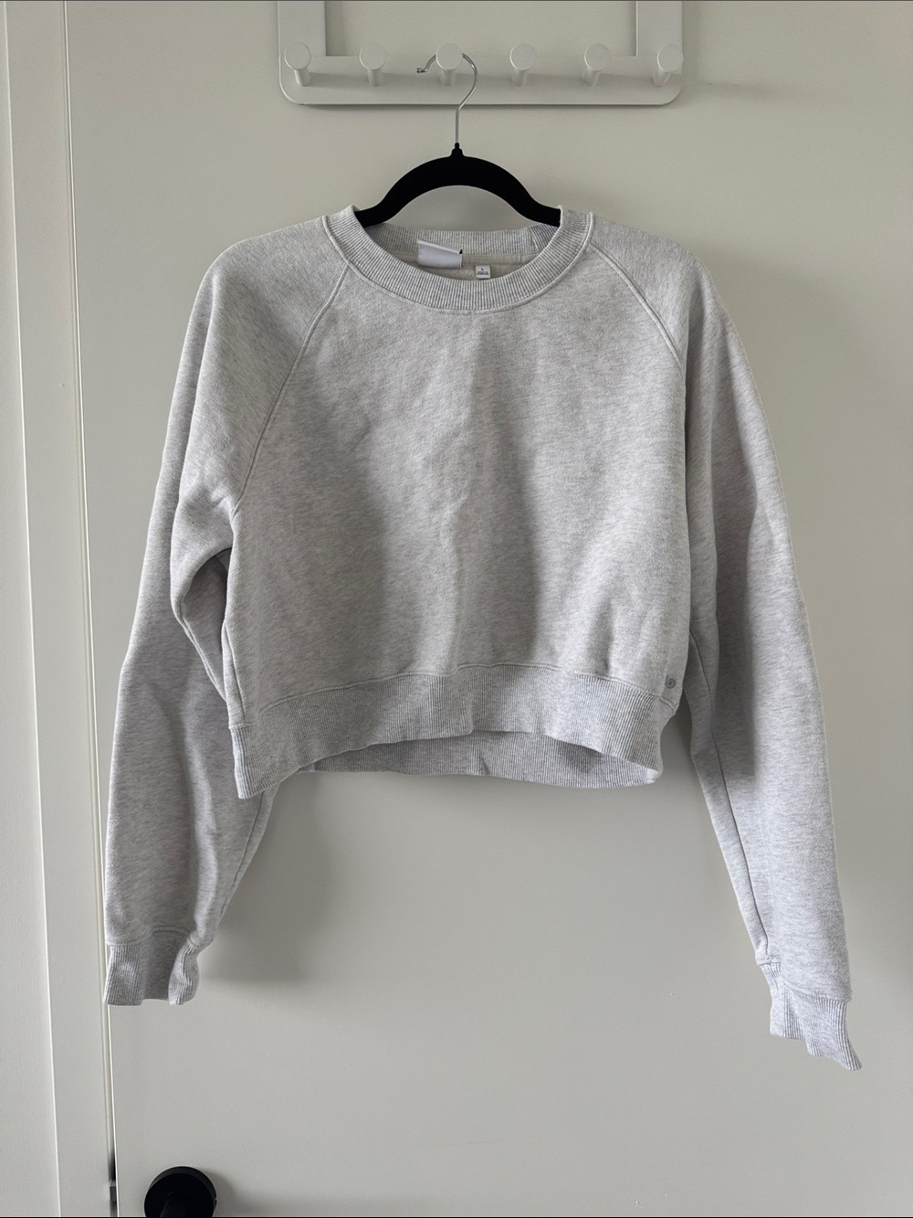 TNA Cozy Sweatfleece - Cropped Perfect Fit Crewneck Sweatshirt - Women